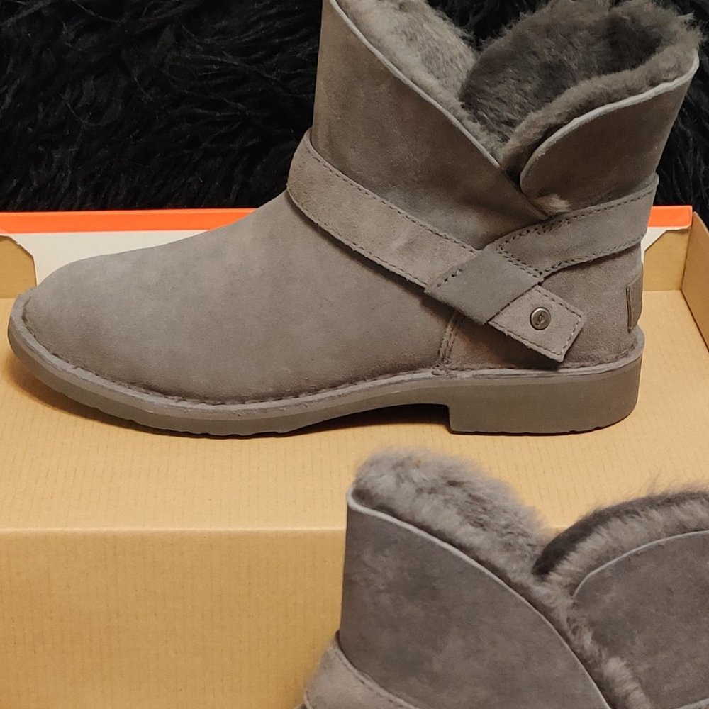 Ugg Ankle Boots, 7.5, gray